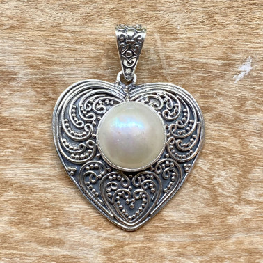PD 15236 WPL-(HANDMADE 925 BALI SILVER FILIGREE PENDANTS WITH MABE PEARL)